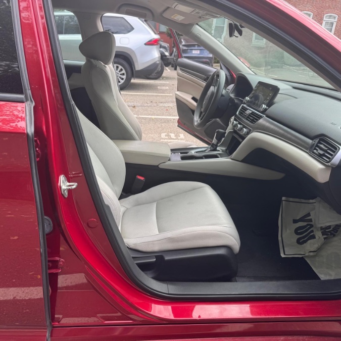 2019 Honda Accord LX - Photo 8