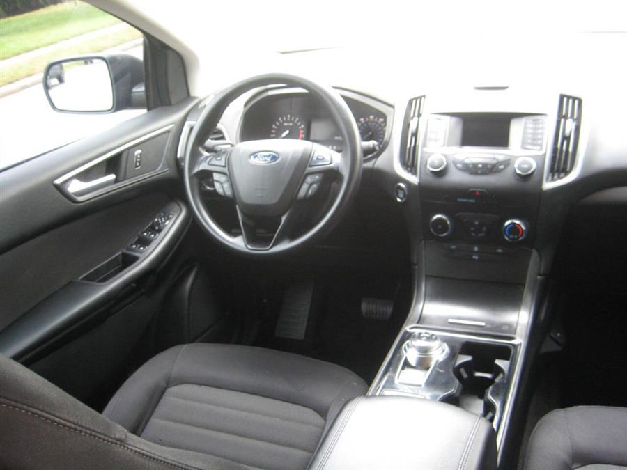 2019 Ford Edge SE - Photo 13