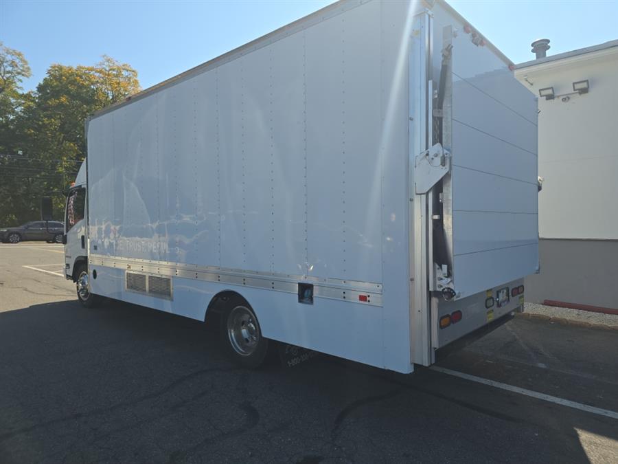 2015 Isuzu NQR's photo