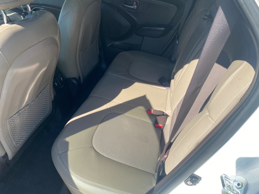 2015 Hyundai Tucson SE - Photo 16