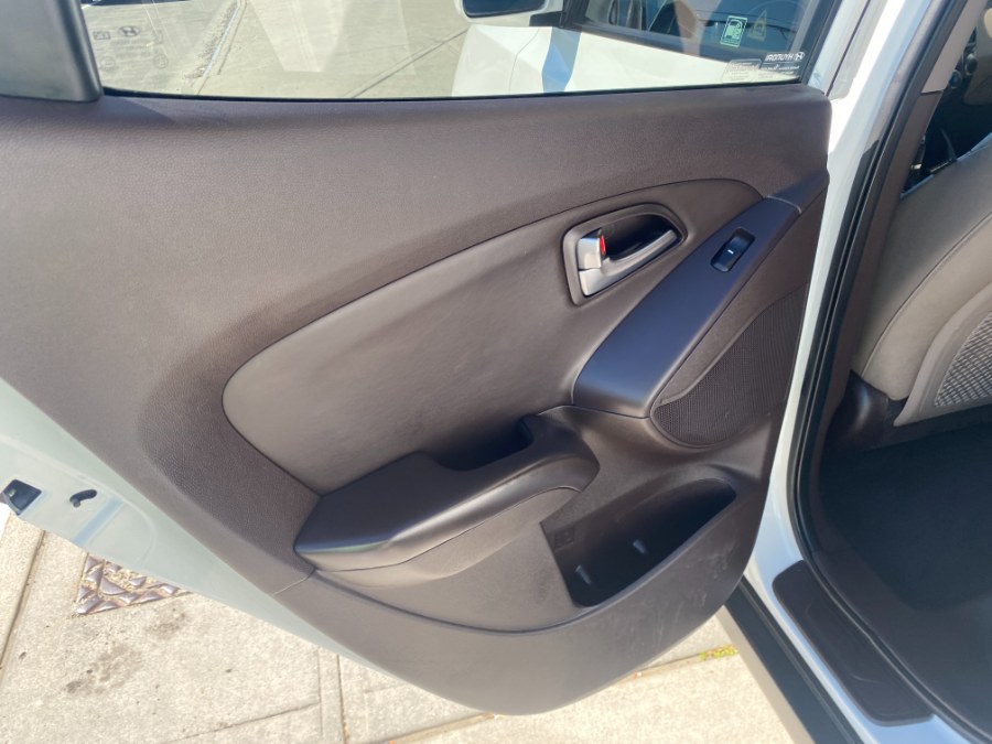 2015 Hyundai Tucson SE - Photo 17