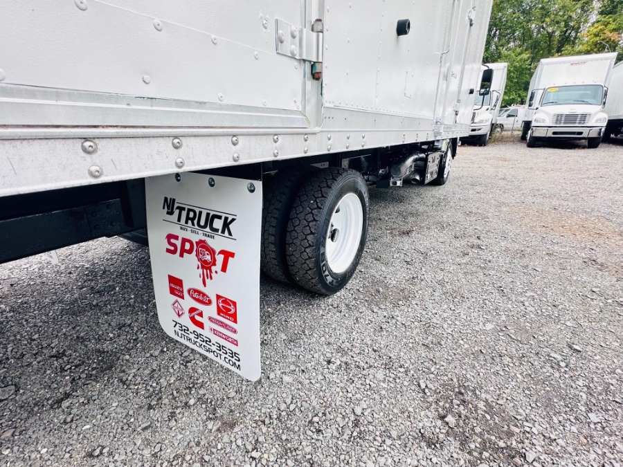 2019 Isuzu NRR - Photo 16
