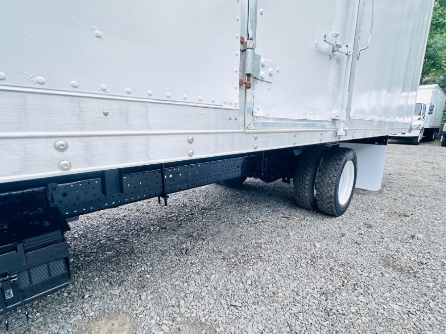 2019 Isuzu NRR - Photo 13