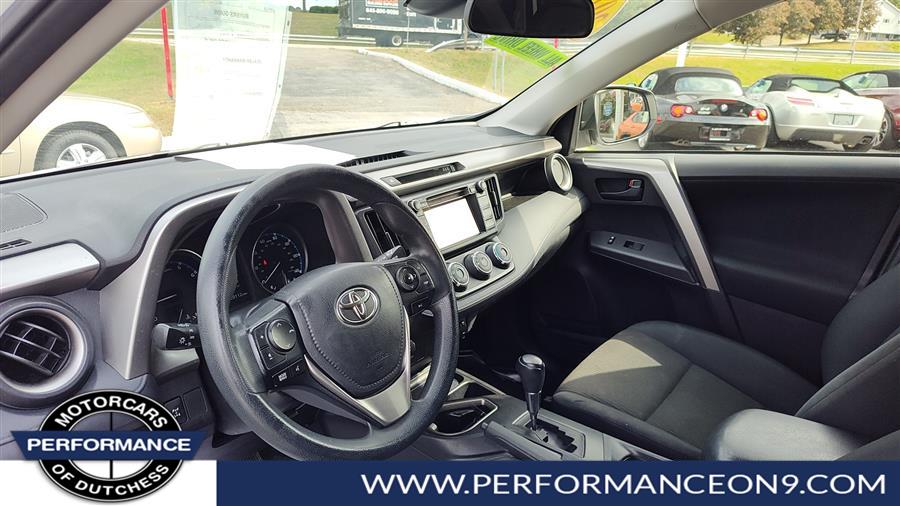 2018 Toyota RAV4 LE - Photo 10