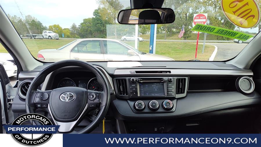 2018 Toyota RAV4 LE - Photo 14