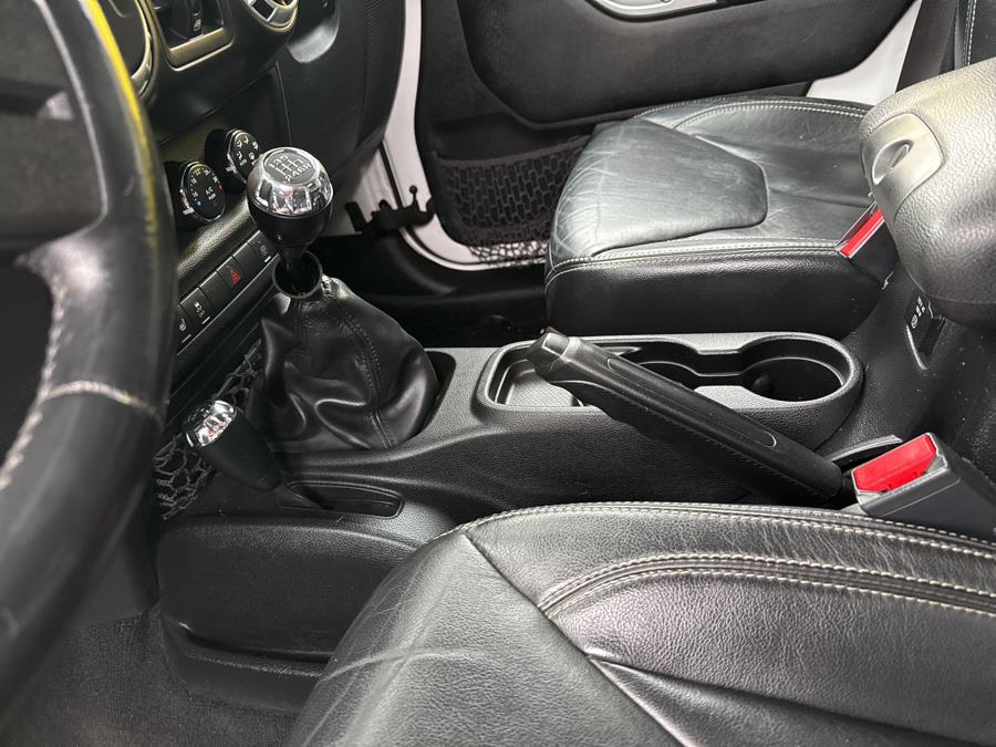 2013 Jeep Wrangler Unlimited Sahara - Photo 8