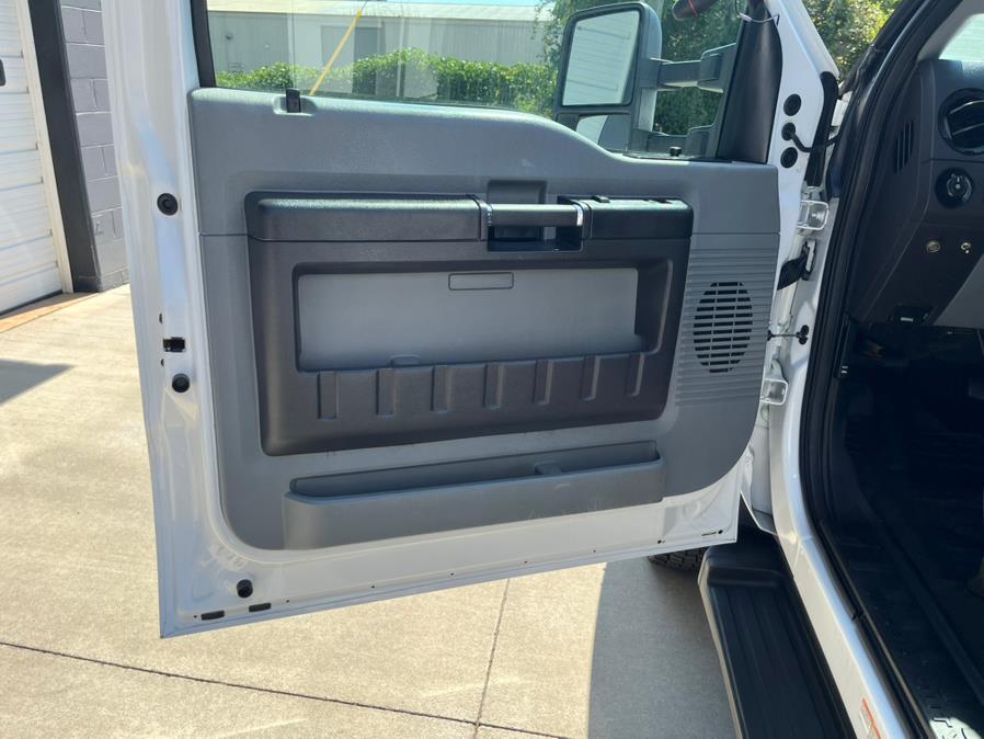 2012 Ford F-450 Super Duty Chassis Cab XL - Photo 16