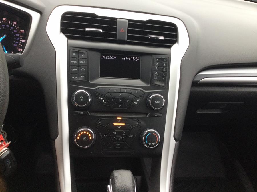 2014 Ford Fusion SE - Photo 22