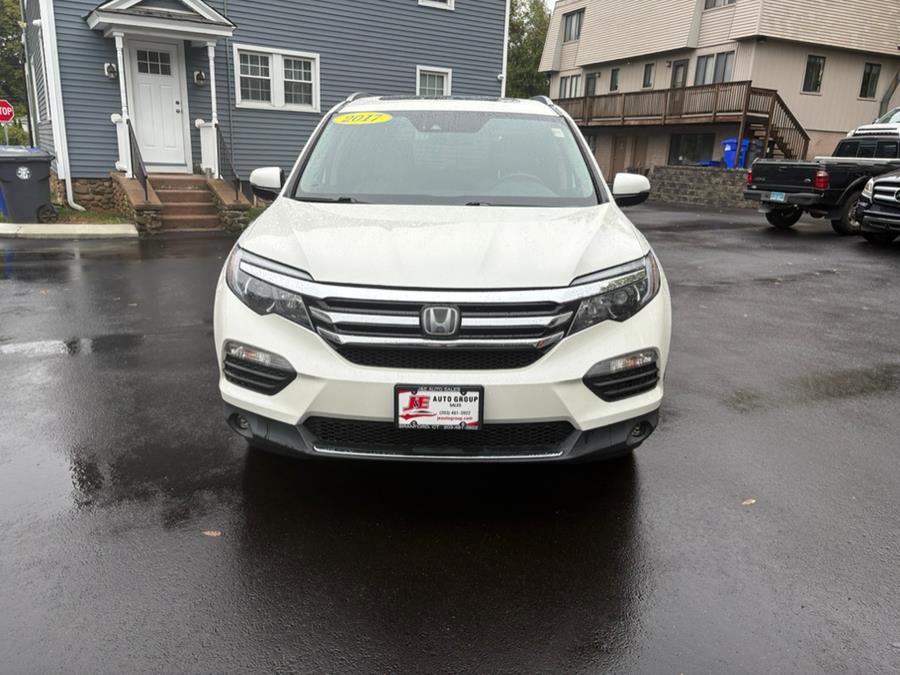 2017 Honda Pilot 4WD Elite's photo