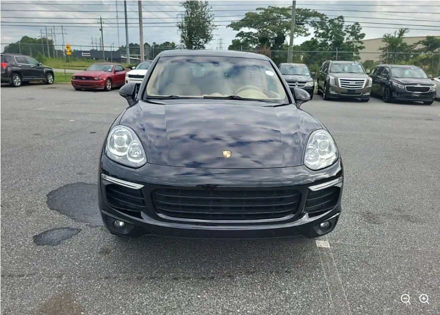 2016 Porsche Cayenne Tiptronic's photo