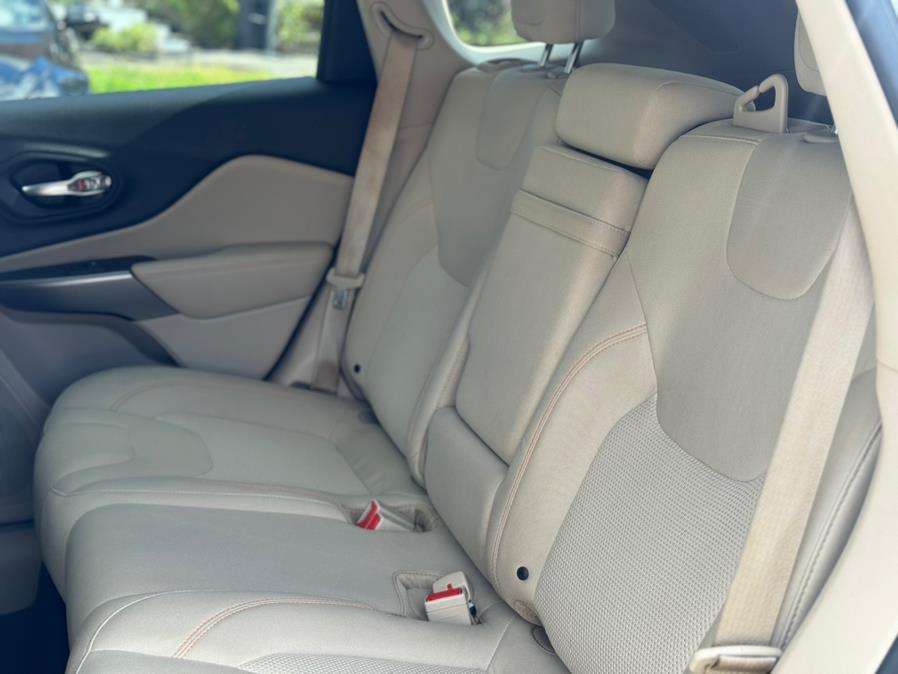 2019 Jeep Cherokee Latitude - Photo 13