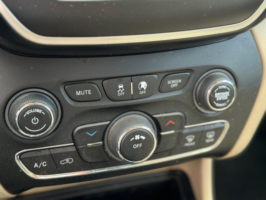 2019 Jeep Cherokee Latitude - Photo 16