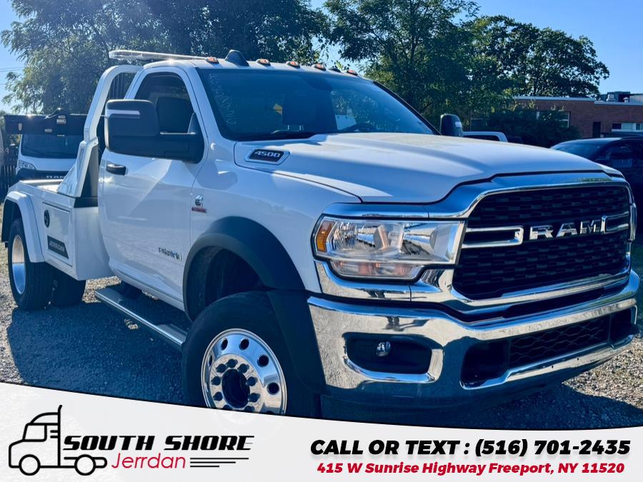 2024 RAM 4500 SLT 4X4 Regular Cab SWB DRW 145" WB's photo