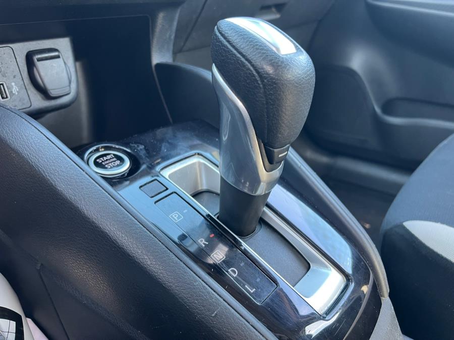2021 Nissan Versa Sedan SV - Photo 17