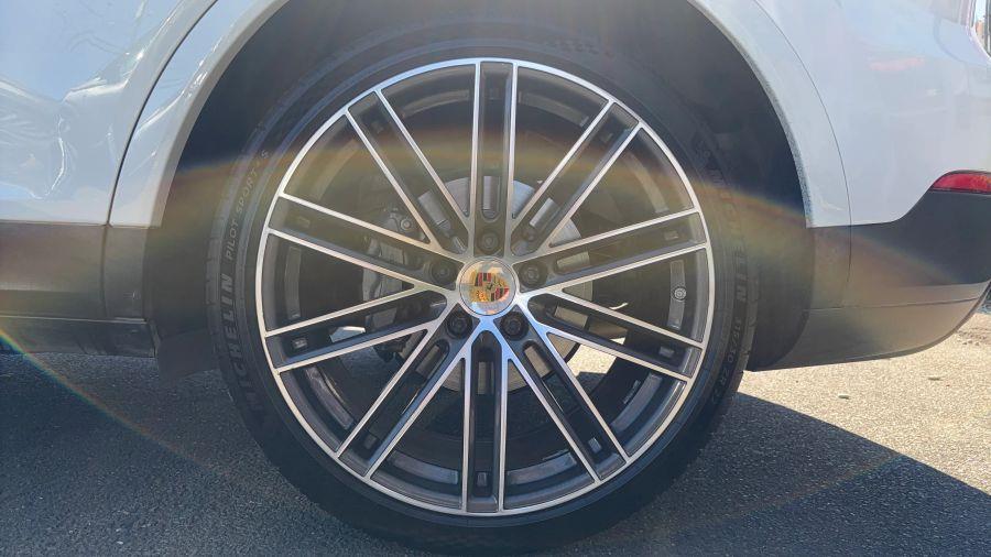 2021 Porsche Cayenne S - Photo 28