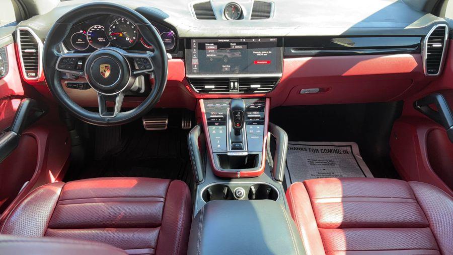 2021 Porsche Cayenne S - Photo 24