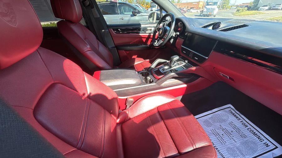 2021 Porsche Cayenne S - Photo 10