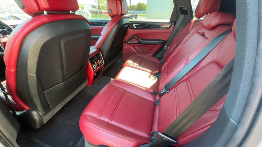 2021 Porsche Cayenne S - Photo 22