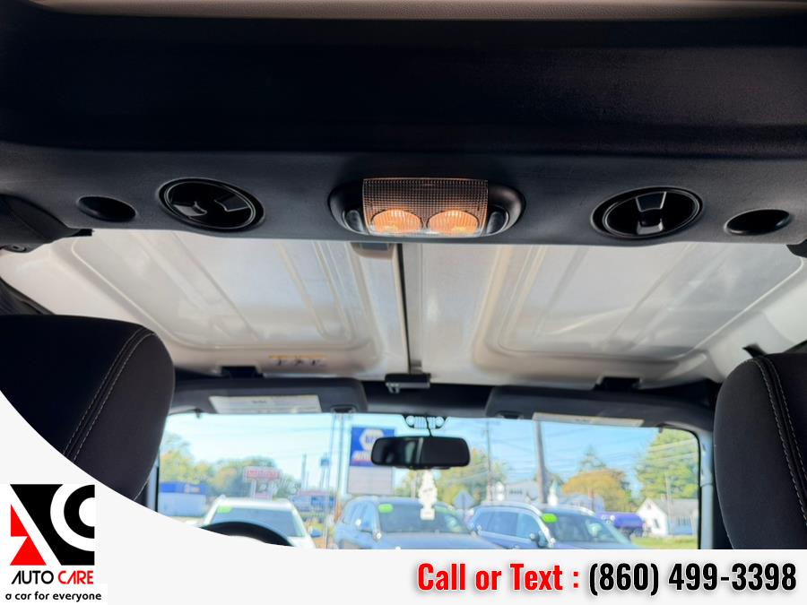 2013 Jeep Wrangler Unlimited Sahara - Photo 11