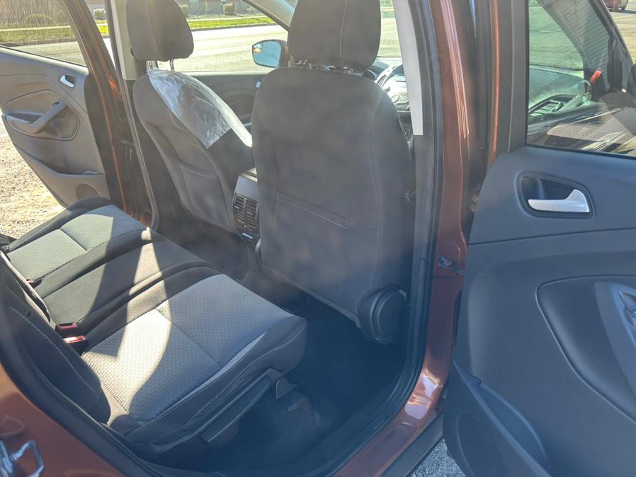 2017 Ford Escape SE - Photo 13