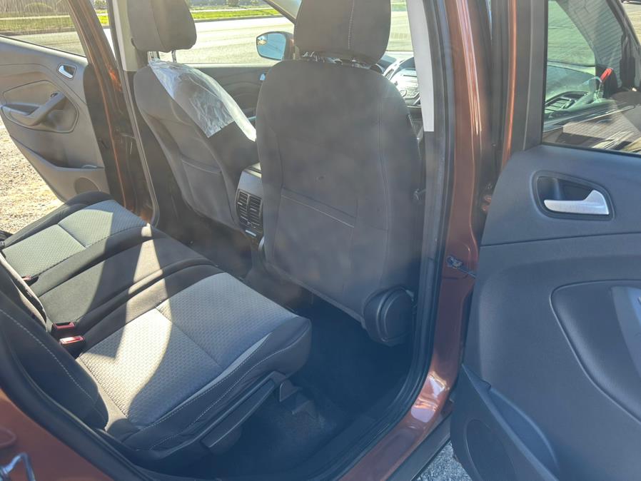 2017 Ford Escape SE - Photo 12
