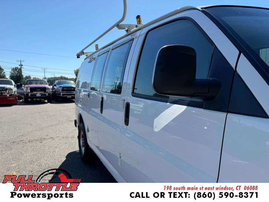 2015 Chevrolet Express 3500 Work Van HD's photo