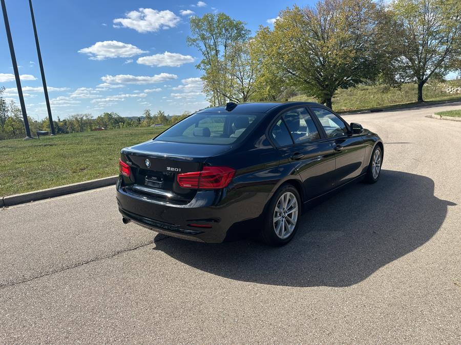 2017 BMW 3 Series 320i - Photo 6