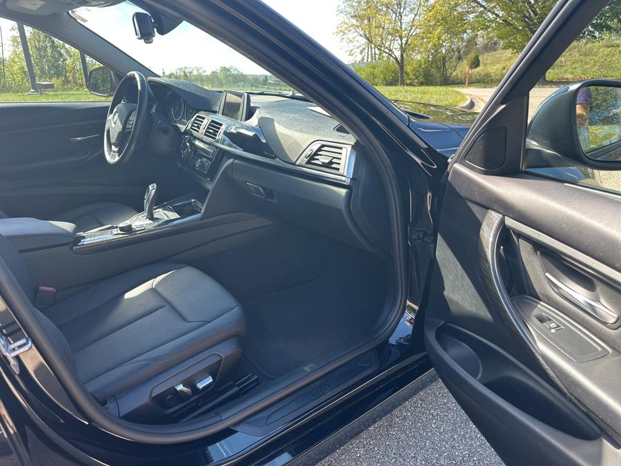 2017 BMW 3 Series 320i - Photo 14