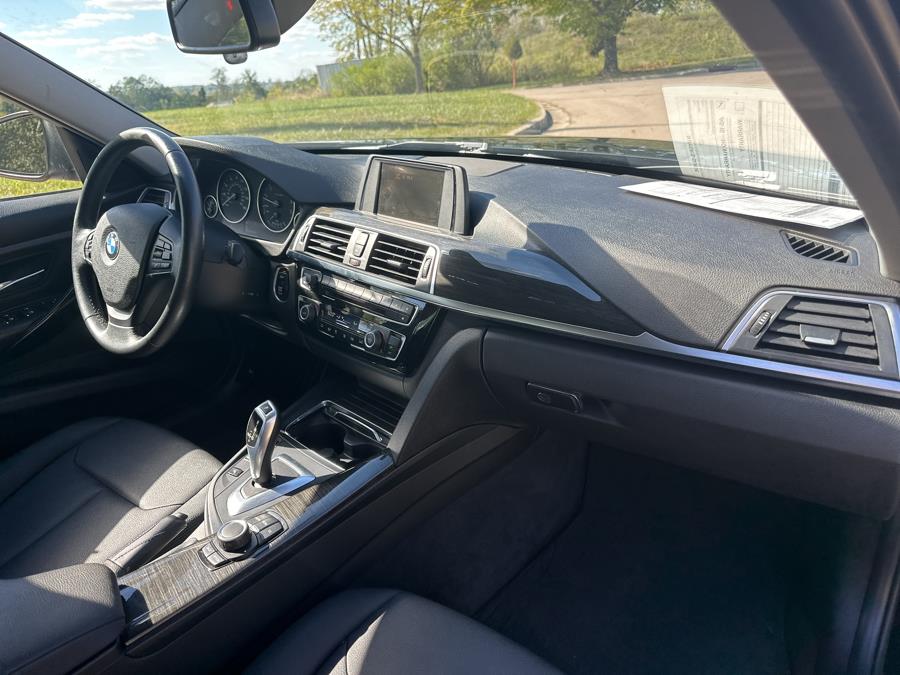2017 BMW 3 Series 320i - Photo 15