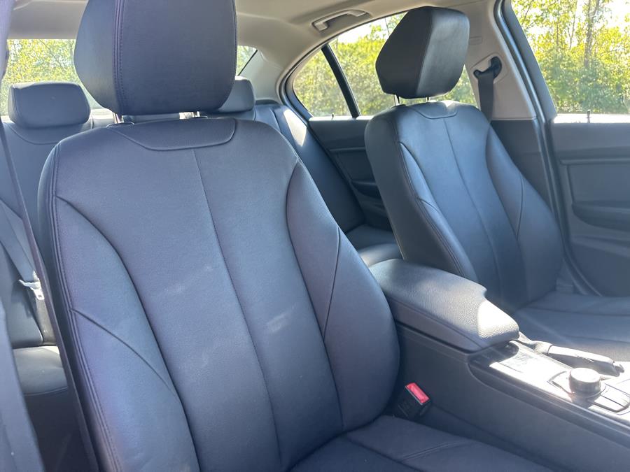 2017 BMW 3 Series 320i - Photo 18