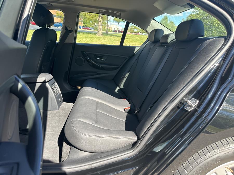 2017 BMW 3 Series 320i - Photo 25
