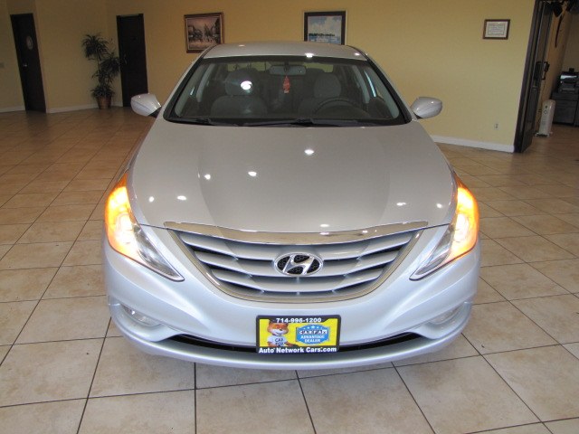 2013 Hyundai Sonata GLS I4 A/T's photo