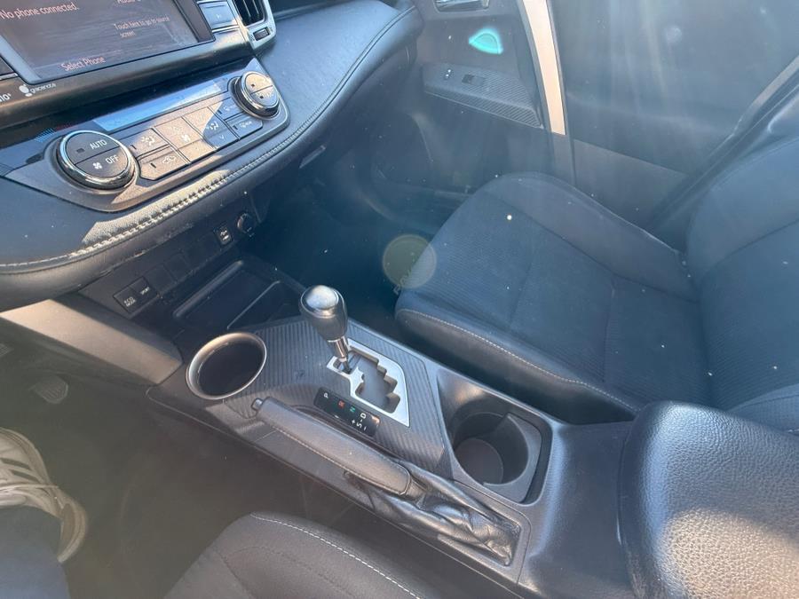 2015 Toyota RAV4 XLE - Photo 17