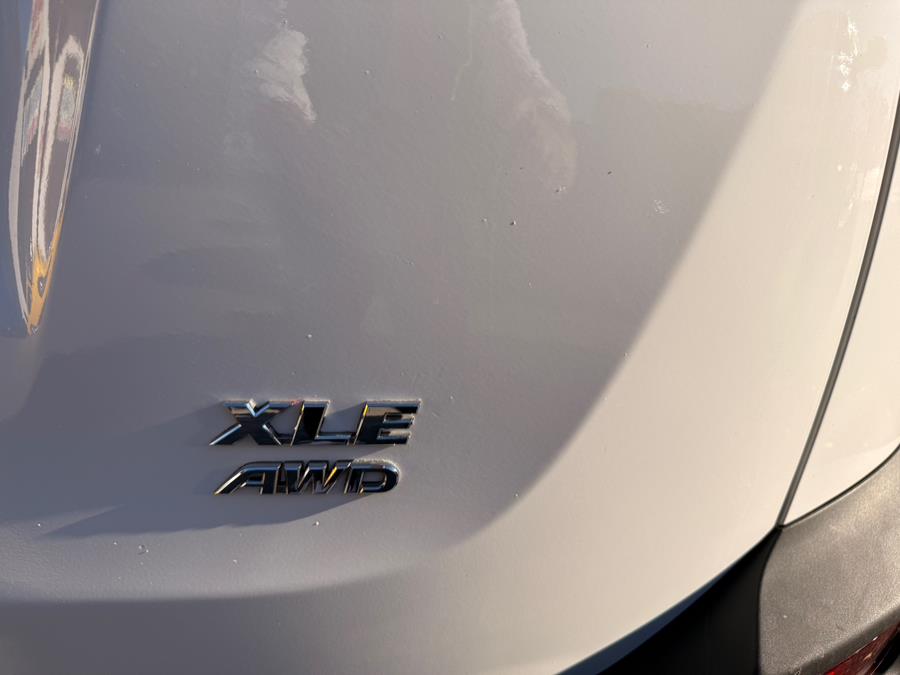 2015 Toyota RAV4 XLE - Photo 11