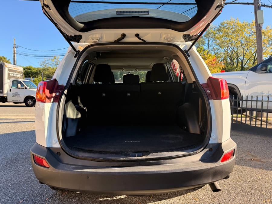 2015 Toyota RAV4 XLE - Photo 12