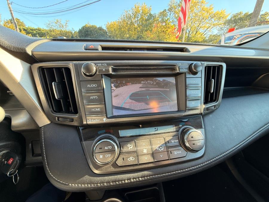 2015 Toyota RAV4 XLE - Photo 16