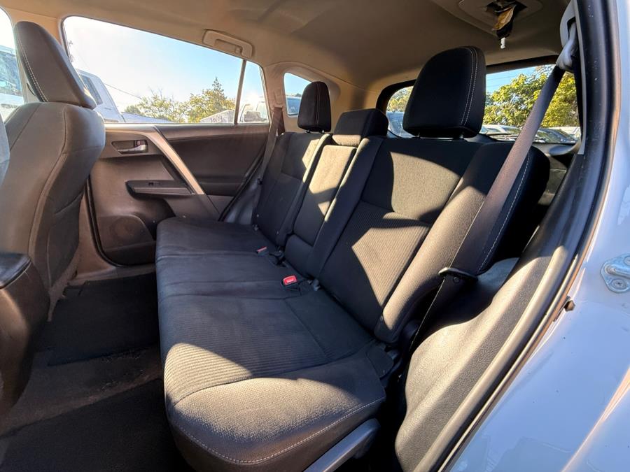2015 Toyota RAV4 XLE - Photo 23
