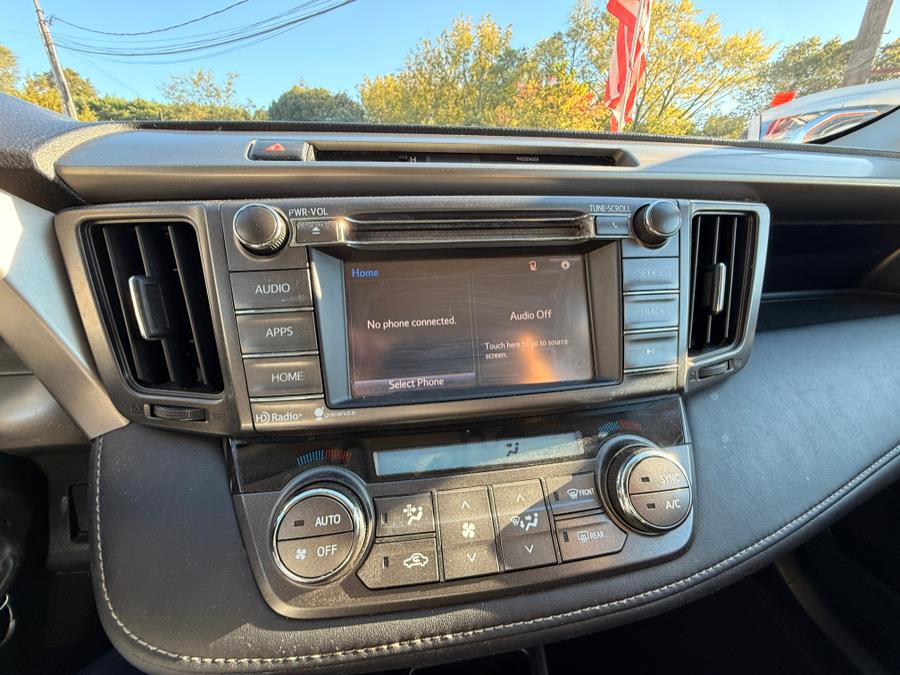 2015 Toyota RAV4 XLE - Photo 15