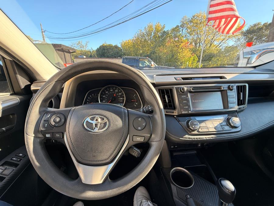 2015 Toyota RAV4 XLE - Photo 14