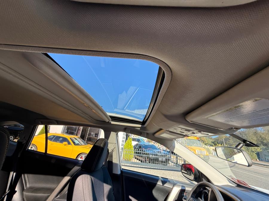 2015 Toyota RAV4 XLE - Photo 21