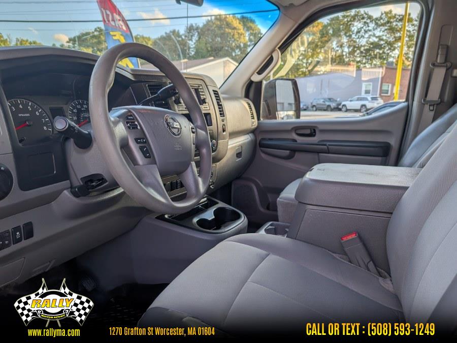 2012 Nissan NV Cargo SV - Photo 6