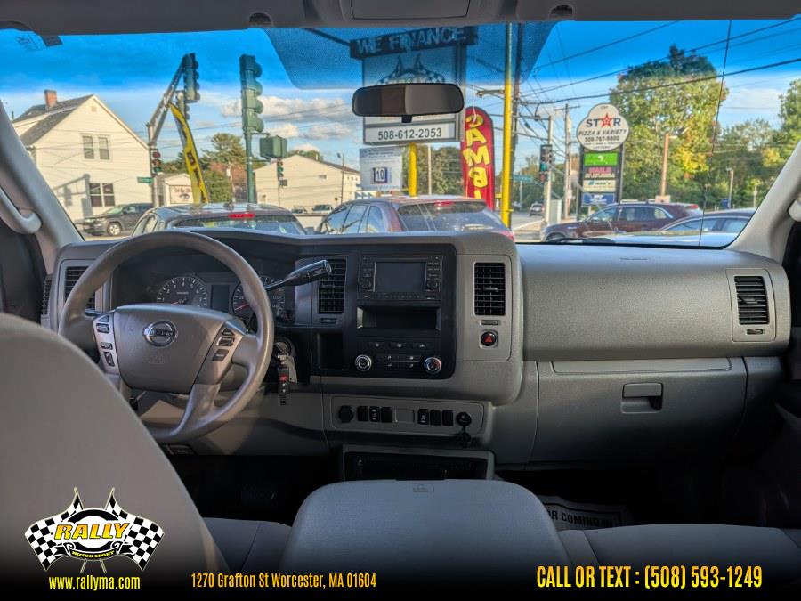 2012 Nissan NV Cargo SV - Photo 7