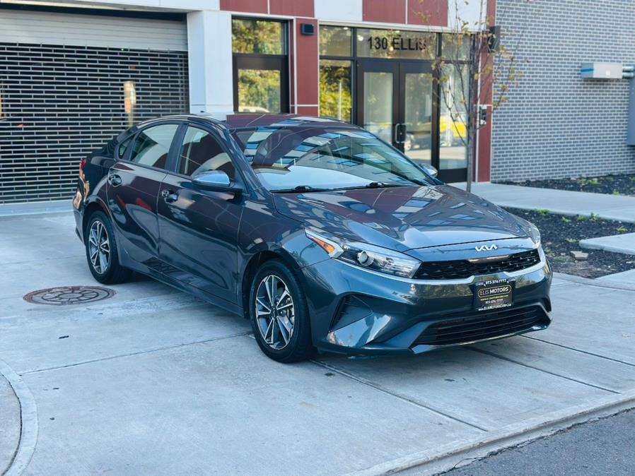2024 Kia Forte LXS AT's photo