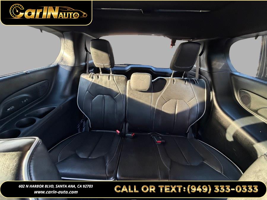 2019 Chrysler Pacifica Limited - Photo 18