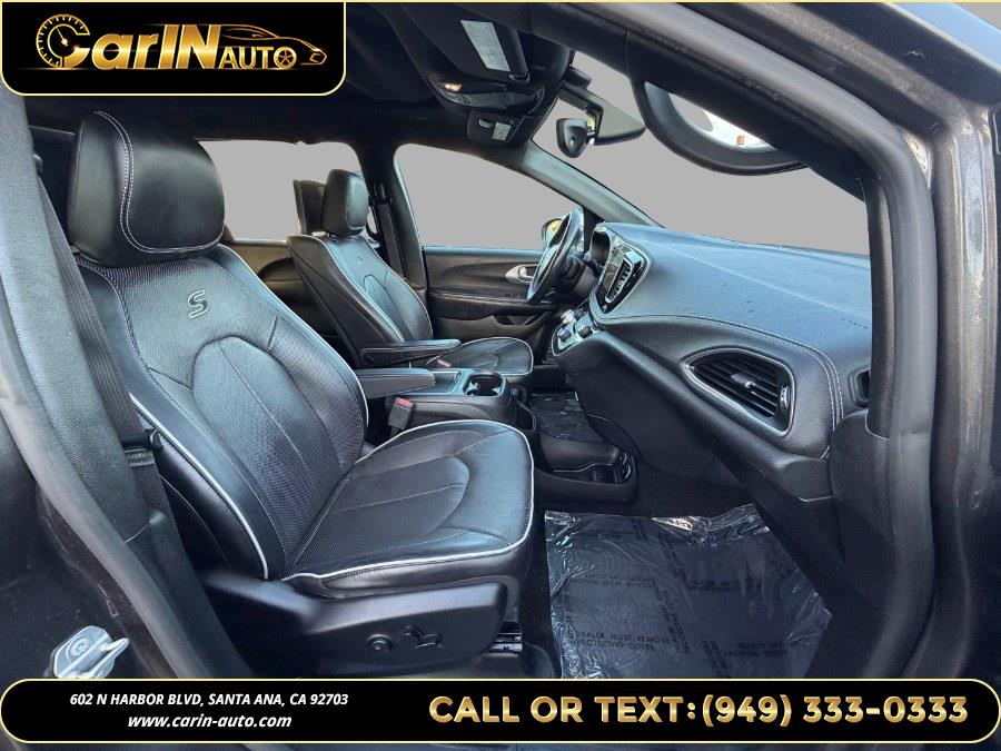 2019 Chrysler Pacifica Limited - Photo 11
