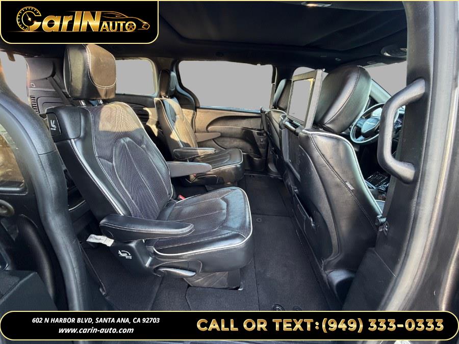 2019 Chrysler Pacifica Limited - Photo 12