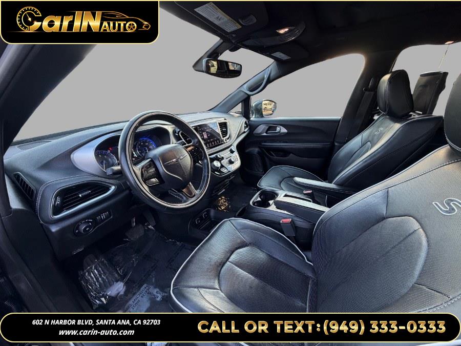 2019 Chrysler Pacifica Limited - Photo 8