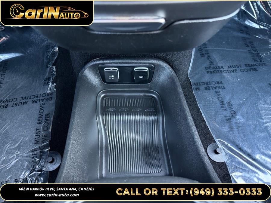 2019 Chrysler Pacifica Limited - Photo 30