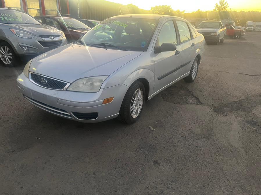 Used 2006 Ford Focus in Wallingford, Connecticut | Universal Leasing LLC . Wallingford, Connecticut