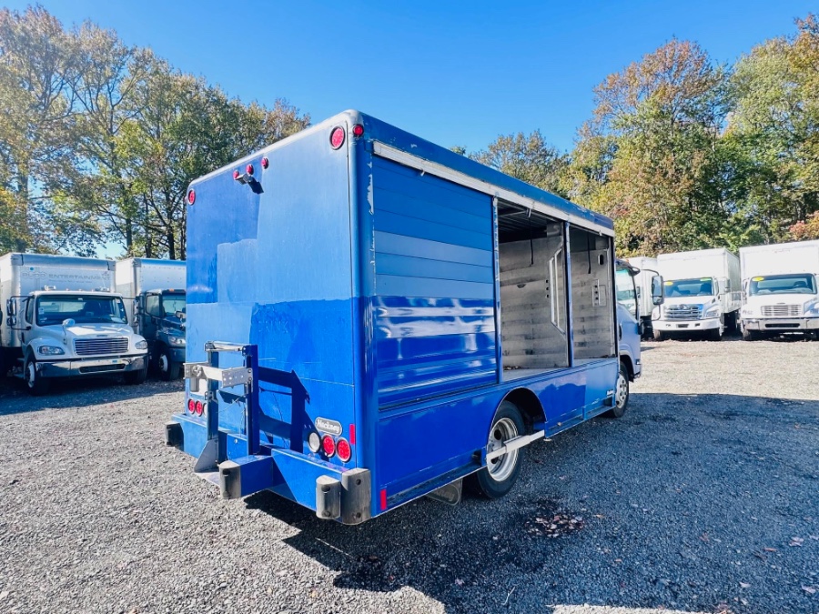 2019 Isuzu NRR - Photo 6